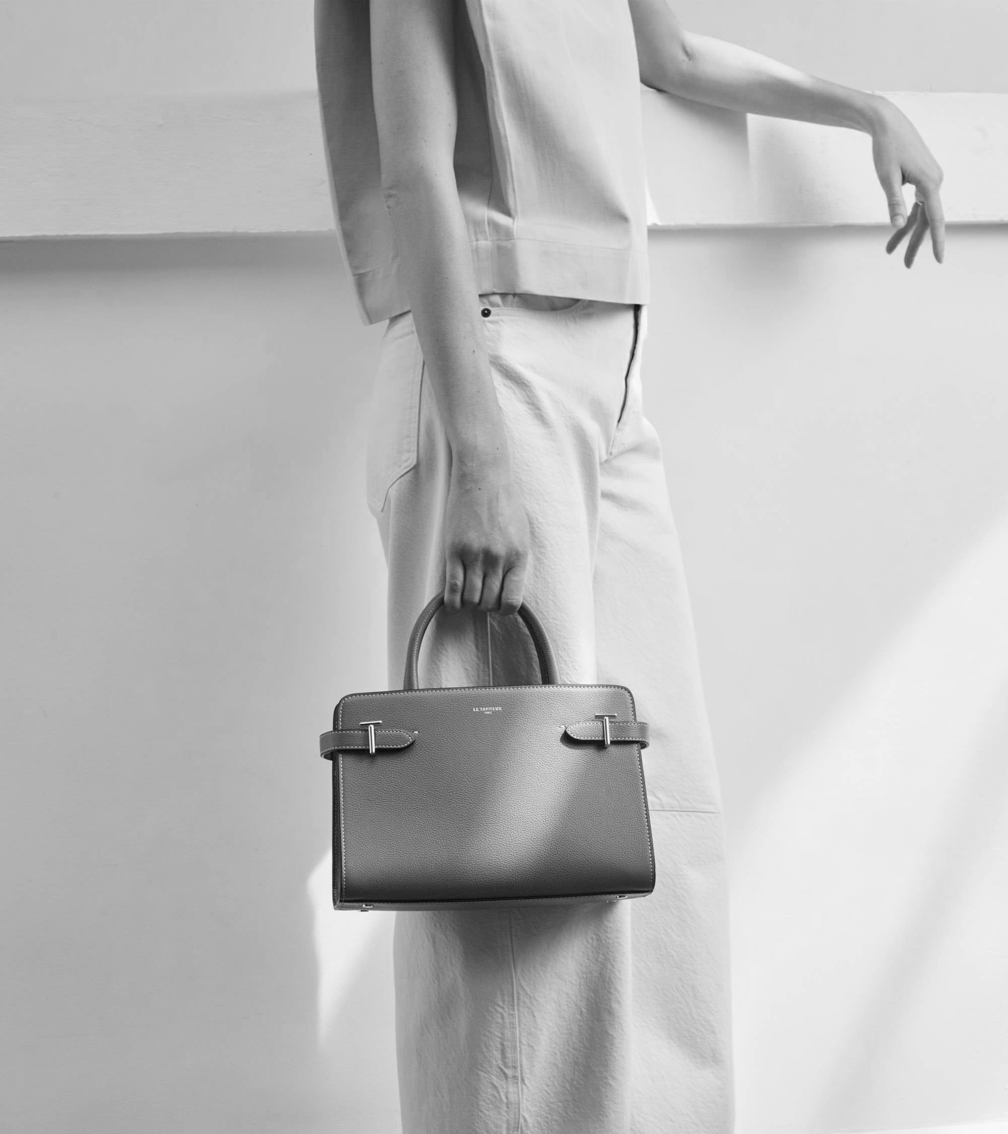 Mittelgroße Handtasche Emilie aus genarbtem Leder