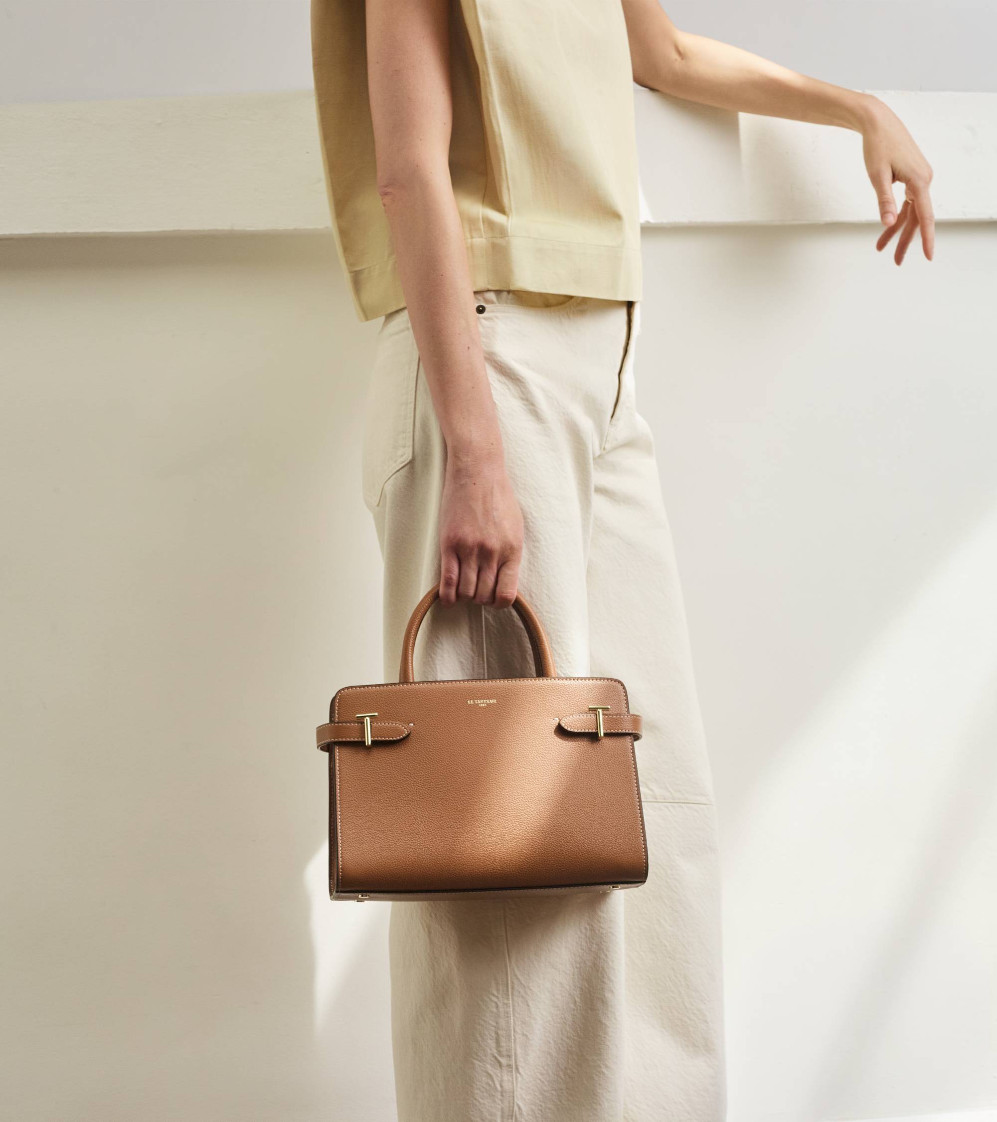 Mittelgroße Handtasche Emilie aus genarbtem Leder