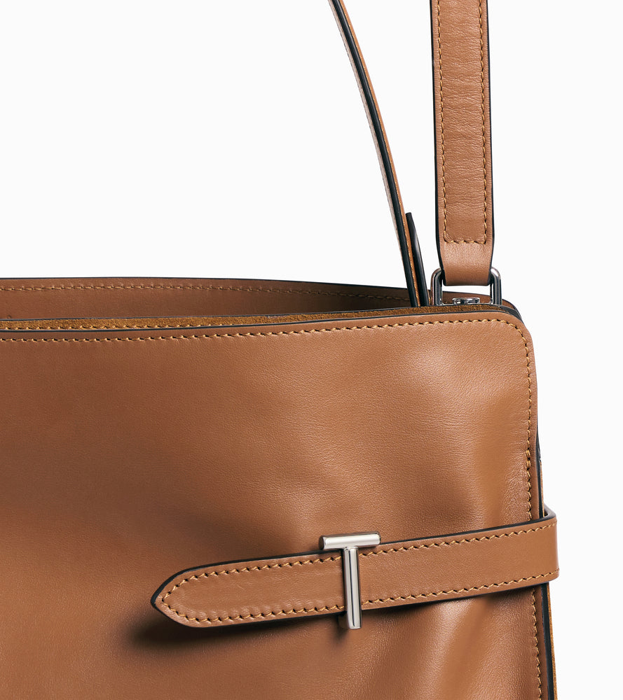 Bolsa de hombro modelo maxi Emie en cuero liso y nobuk