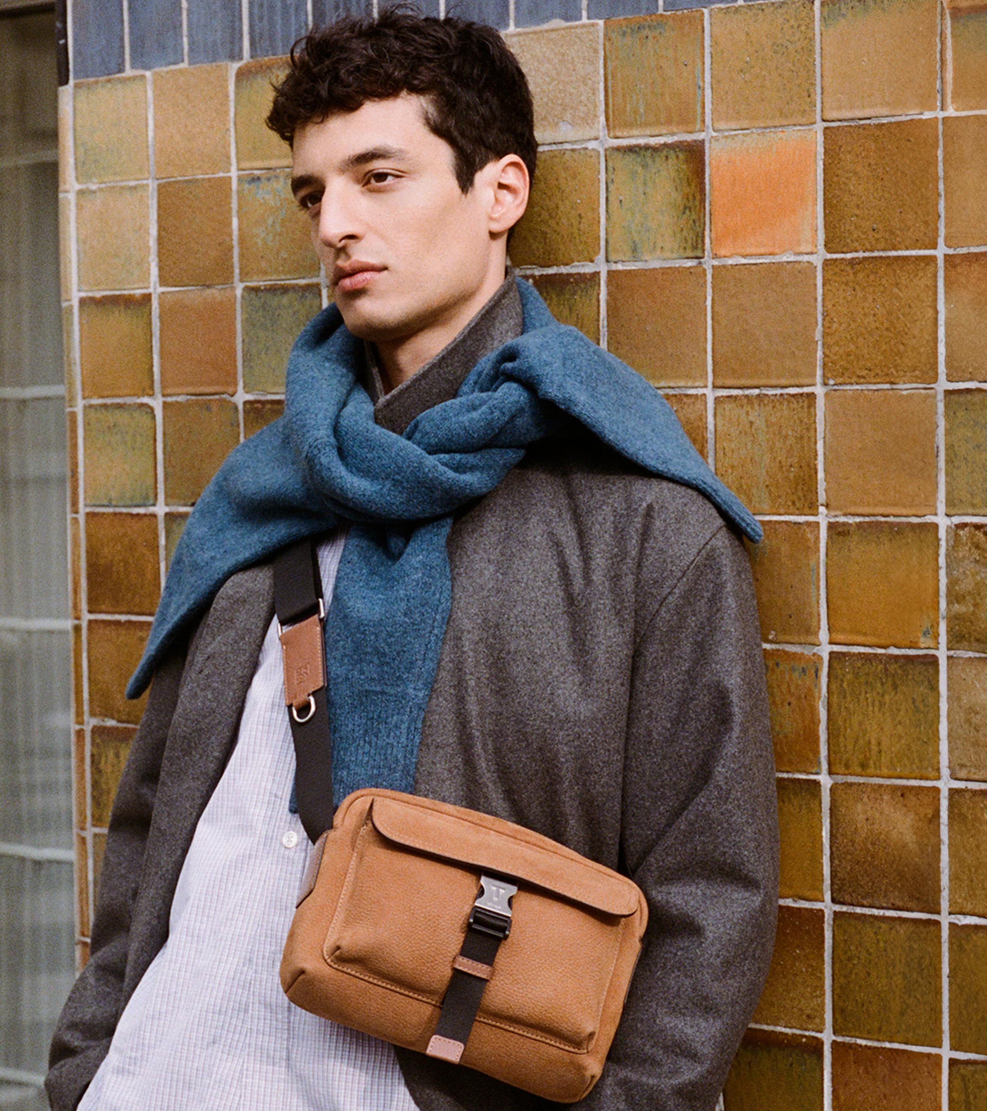 Bolso pequeño Maurice de piel nobuk granulada