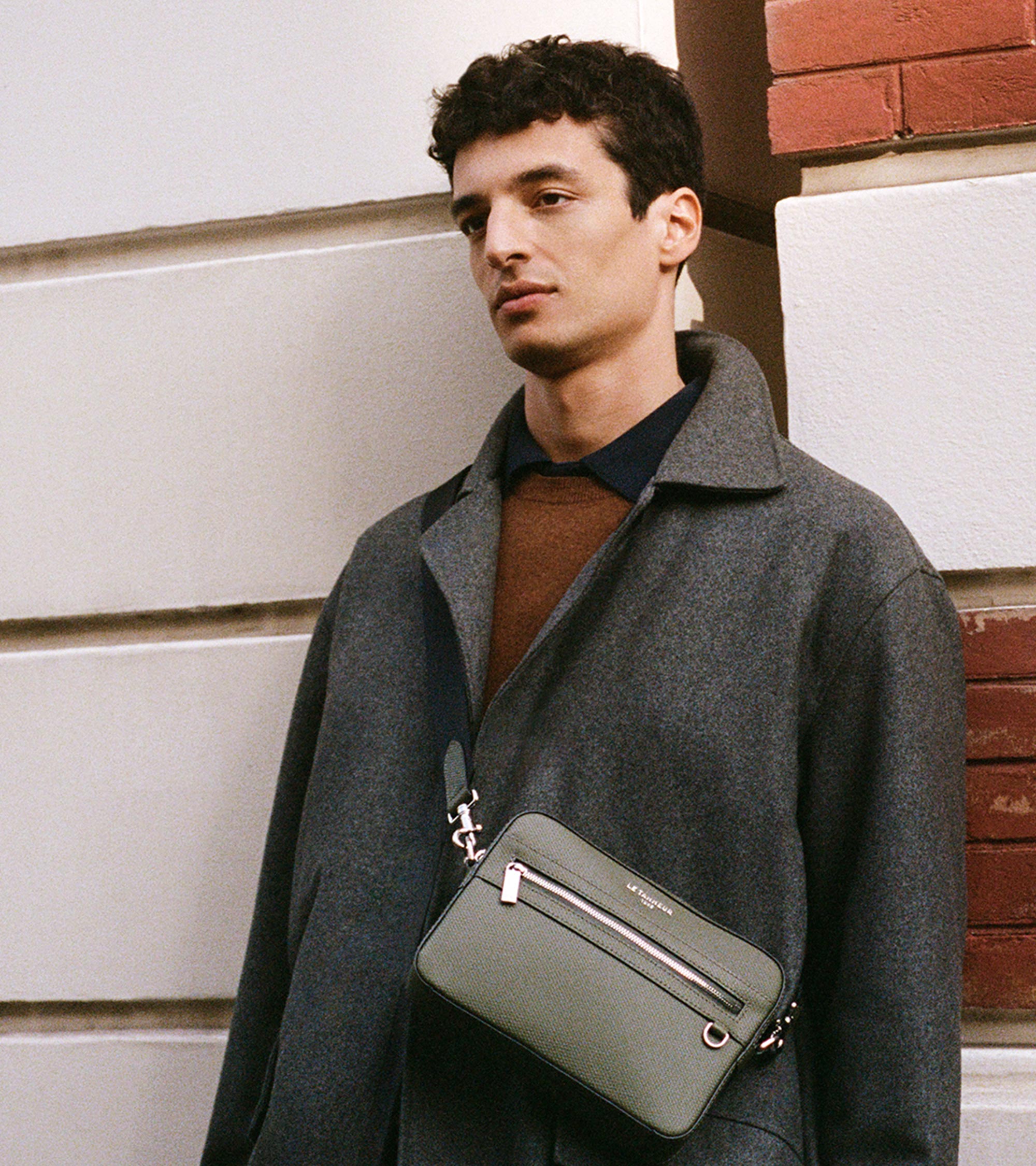 Bolso bandolera pequeño Émile de piel signature T
