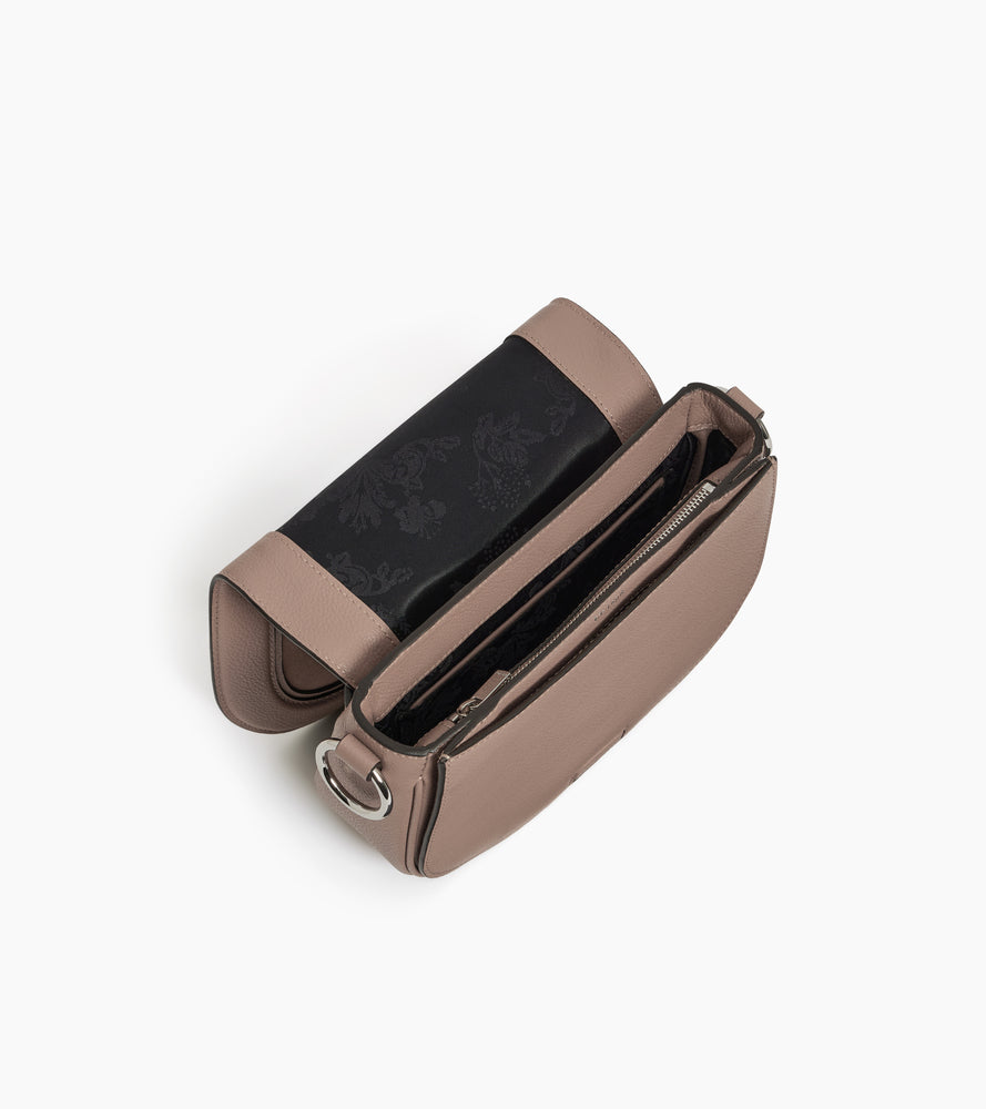 bolso bandolera mediano modelo de piel texturizada y nobuk