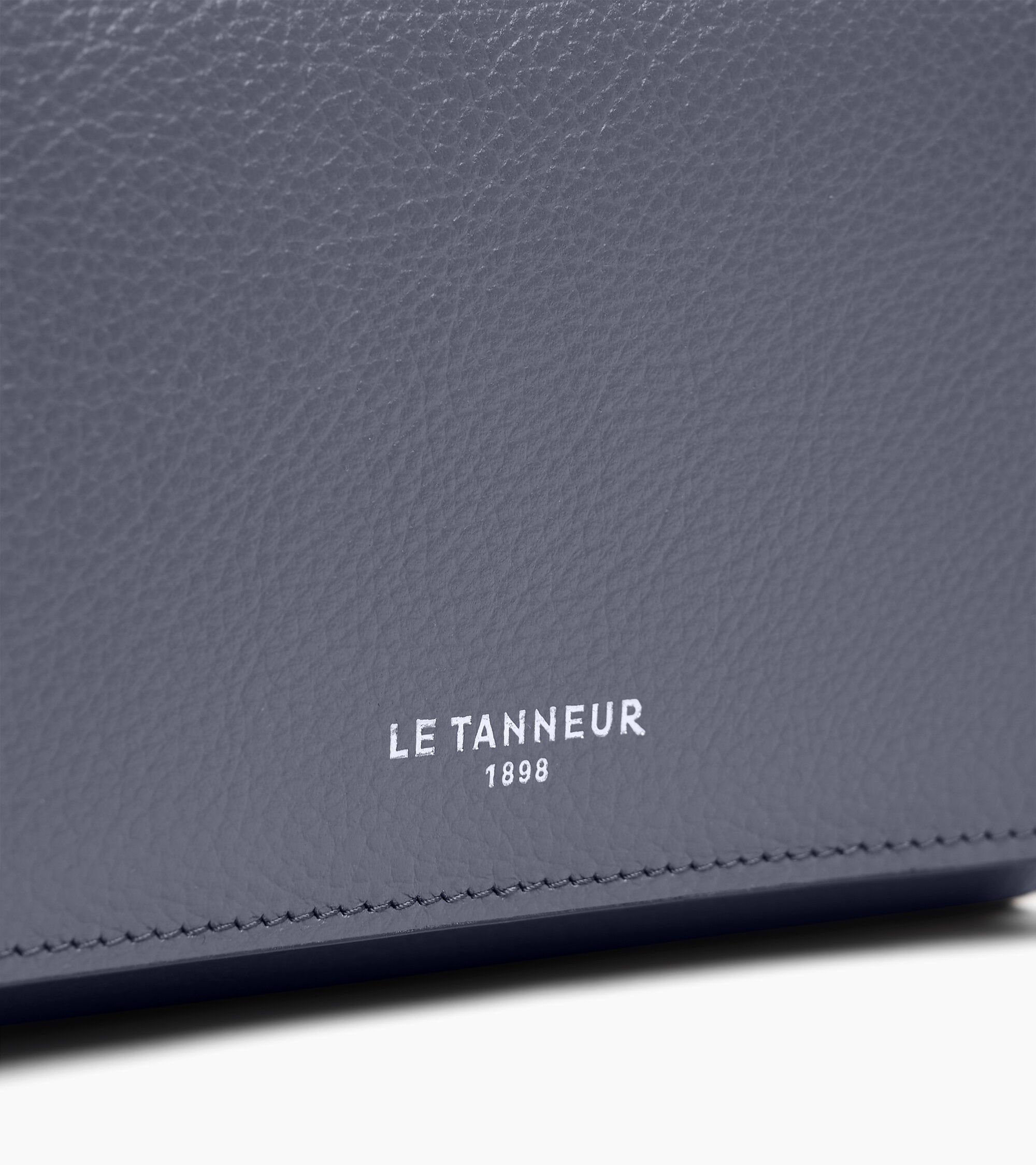 Mittelgroße Brieftasche mit Klappe Louison aus genarbtem Leder